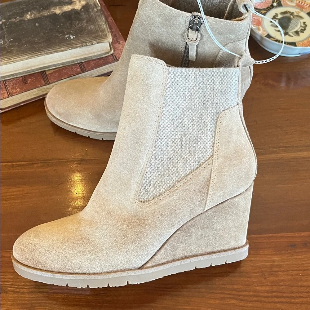 Sofft chic wedge